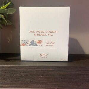 Voy Oak Aged Cognac & Black Fig Candle